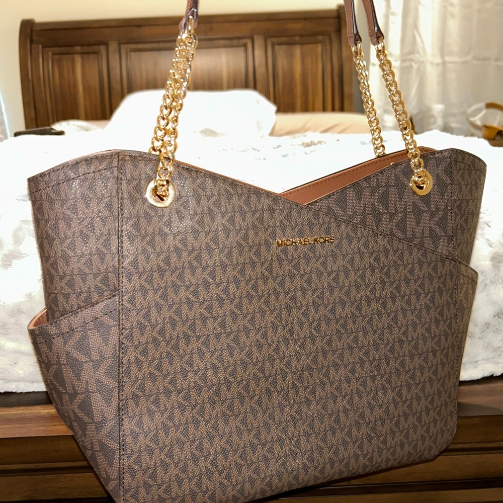 Micheal Kors Jet Set Carry All